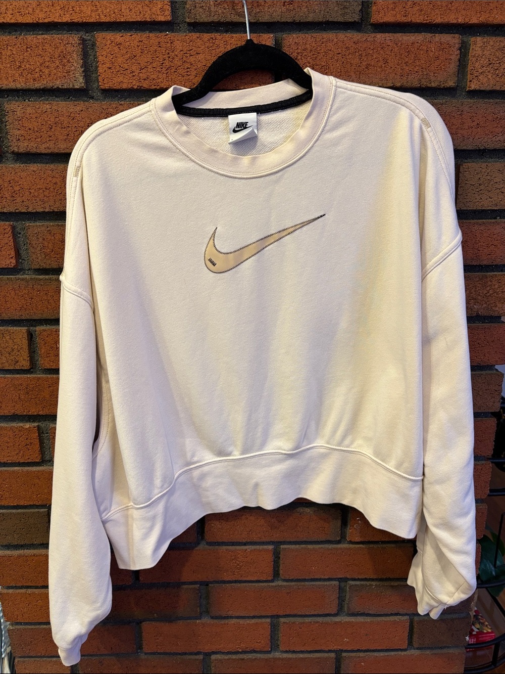 Nike Women's Cream Cropped Sweatshirt